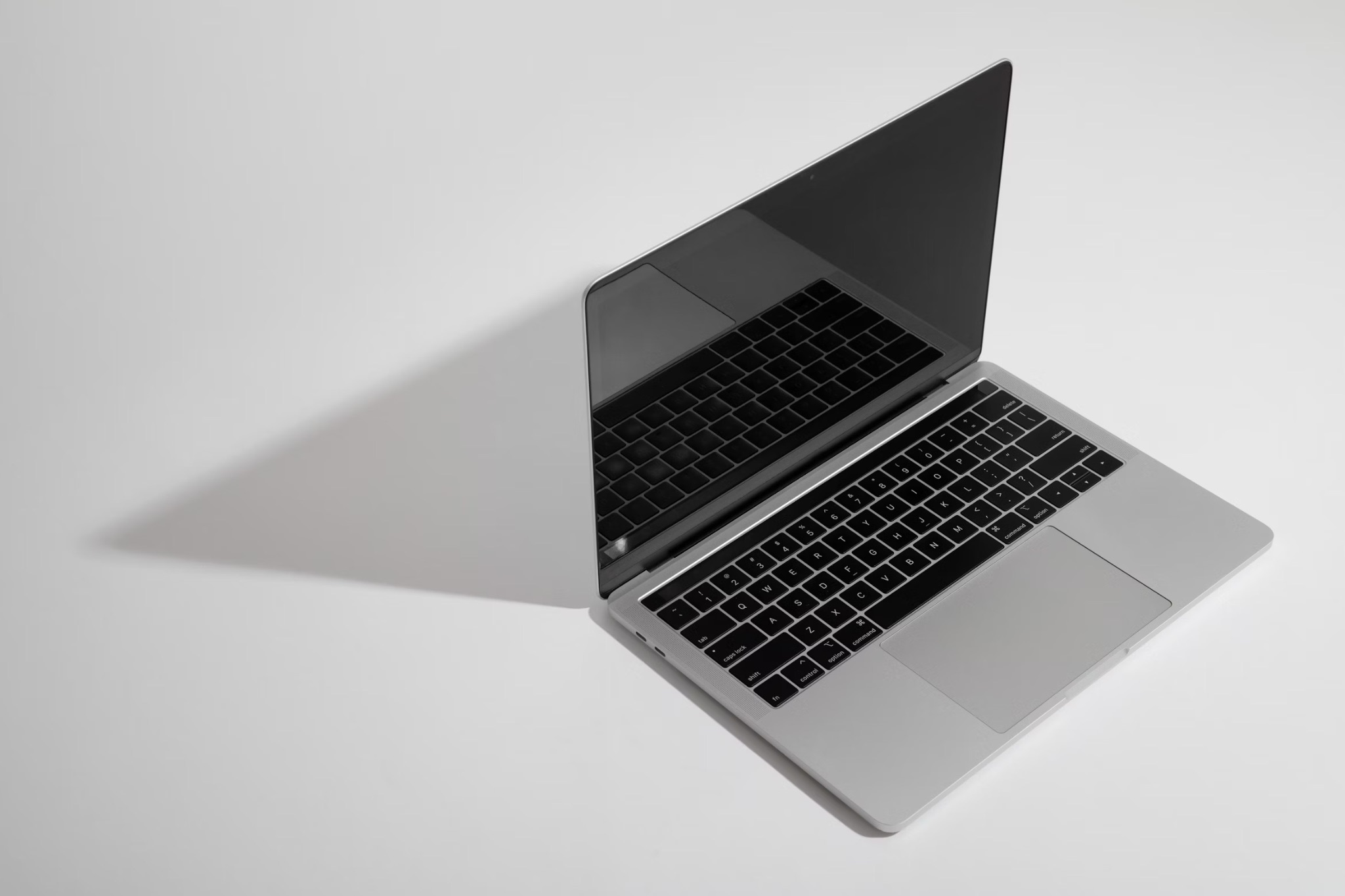 MacBook 電源入らない