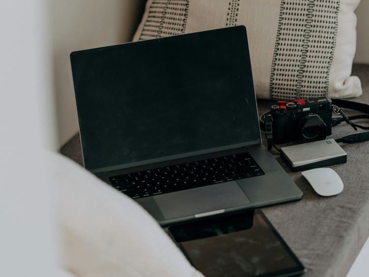 ドラレコのSDカードデータを見る方法