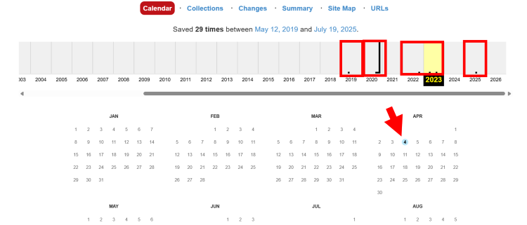 黒い点や線のある年をクリックしカレンダーのハイライトされている日付をクリック
