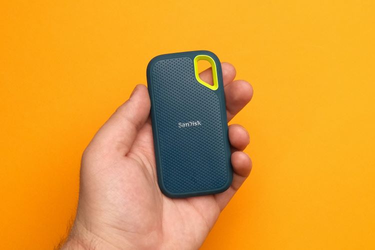 PCやスマホがSanDiskのSSDを認識しない時にまず注意すべきこと