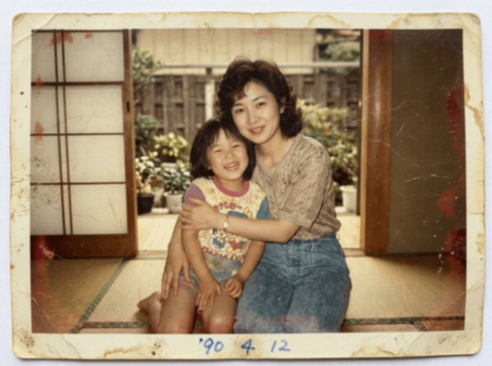 色あせした昔の家族写真（Before）